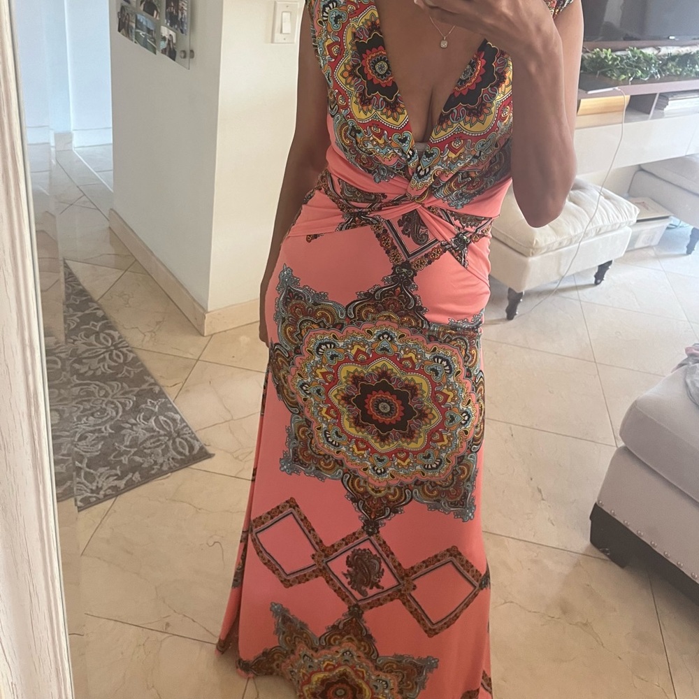 Hot Miami Styles knot front bold print maxi dress. Pink/ Salmon vibrant color.